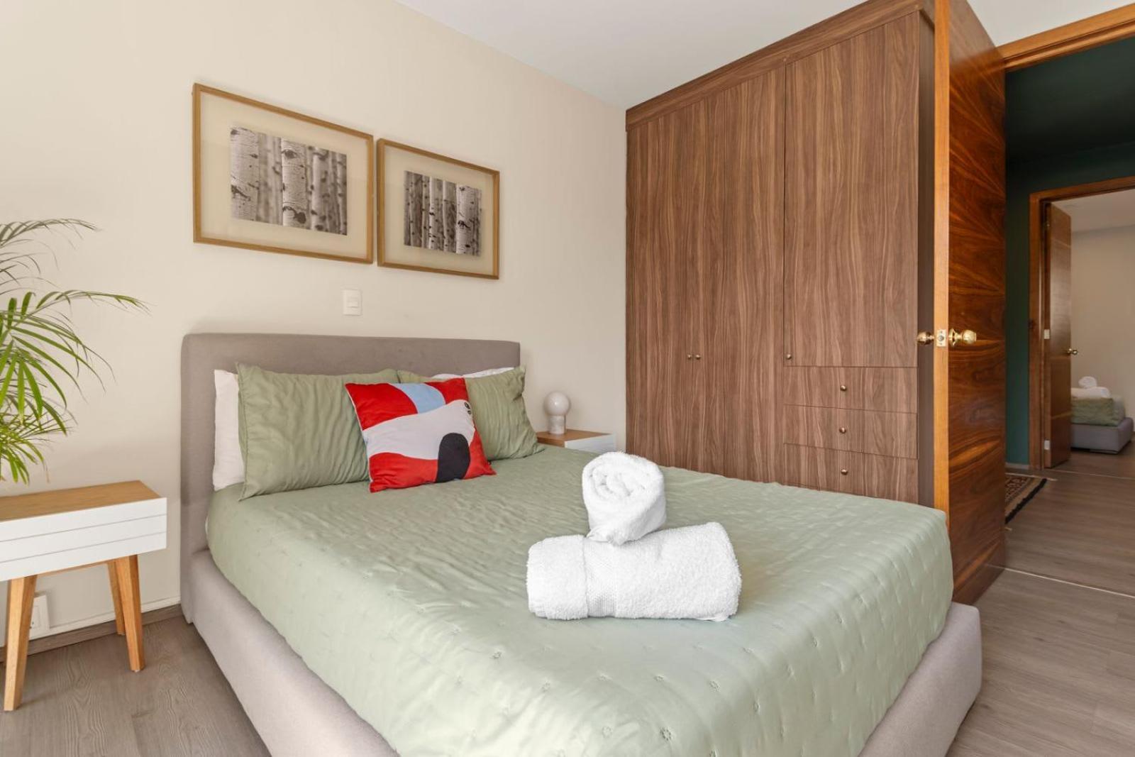 Apartment 205-2 3br 2baths Private Terrace - Sleep 6 Roma Notre